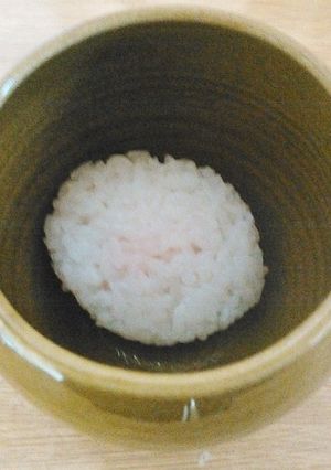 球形の茶碗でつくる楕円体おにぎり-レシピのメイン写真