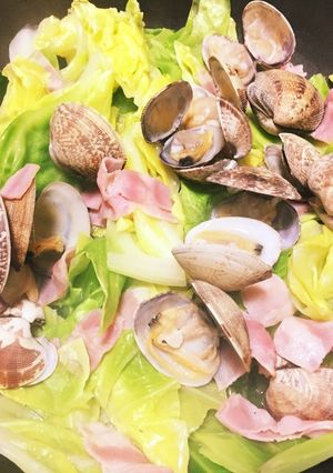 フライパンで。あさりと春キャベツの酒蒸し-レシピのメイン写真