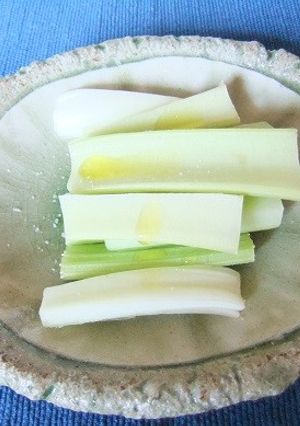 セロリのオリーブオイルかけ♪-レシピのメイン写真