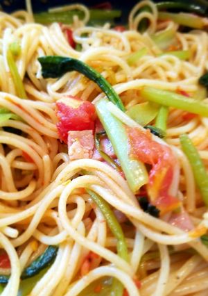 簡単！小松菜ベーコントマトのパスタ-レシピのメイン写真