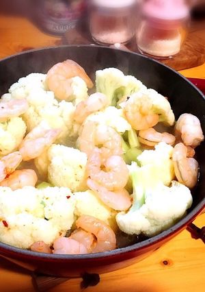 えびとカリフラワーのペペロンチーノ風-レシピのメイン写真