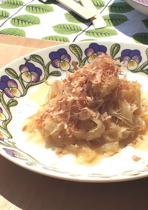 お箸が止まらない! 新玉ねぎの和風サラダ-レシピのメイン写真