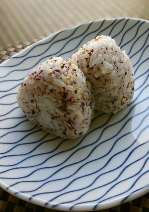 *ゆかりとごまのオイルおにぎり*-レシピのメイン写真