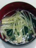 わかめとエノキダケのみそ汁