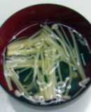 わかめとエノキダケのみそ汁