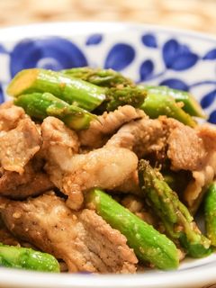 簡単✨アスパラガスと豚肉の胡麻醤油炒め-レシピのメイン写真