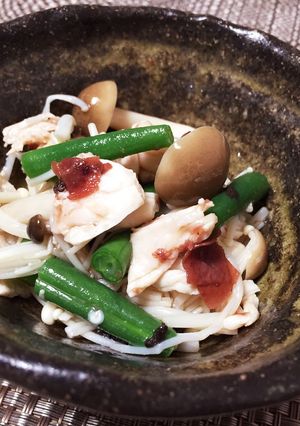 鶏ささみ＊インゲン＊きのこの梅肉和え-レシピのメイン写真