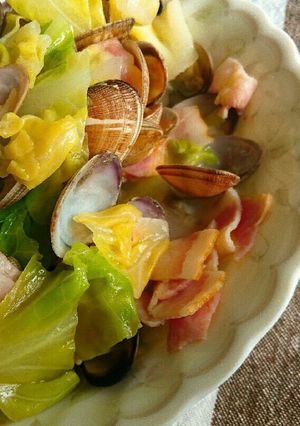 春キャベツとあさりのバター蒸し♡-レシピのメイン写真