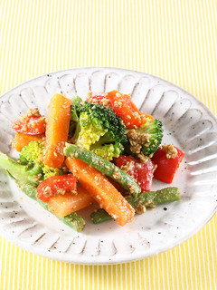お弁当の一品に!彩り野菜のごま和え-レシピのメイン写真