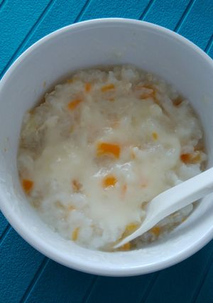 離乳食中期☆ホワイトソースでドリア風お粥-レシピのメイン写真