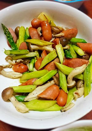 アスパラとキノコのコンソメ炒め-レシピのメイン写真