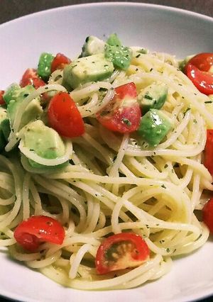 簡単☆アボカドとプチトマトの冷製パスタ-レシピのメイン写真