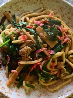 鶏ひき肉とにらの焼きうどん-レシピのメイン写真