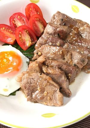 鶏ムネ肉に月見焼き(^_^)-レシピのメイン写真