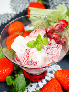 【苺とバニラアイス】美味しい食べ方-レシピのメイン写真