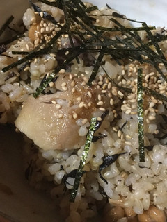 納豆とブリの照り焼き風のご飯-レシピのメイン写真