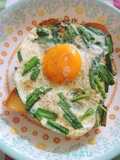 簡単♪旨い！ニラ入り目玉焼きのせトースト