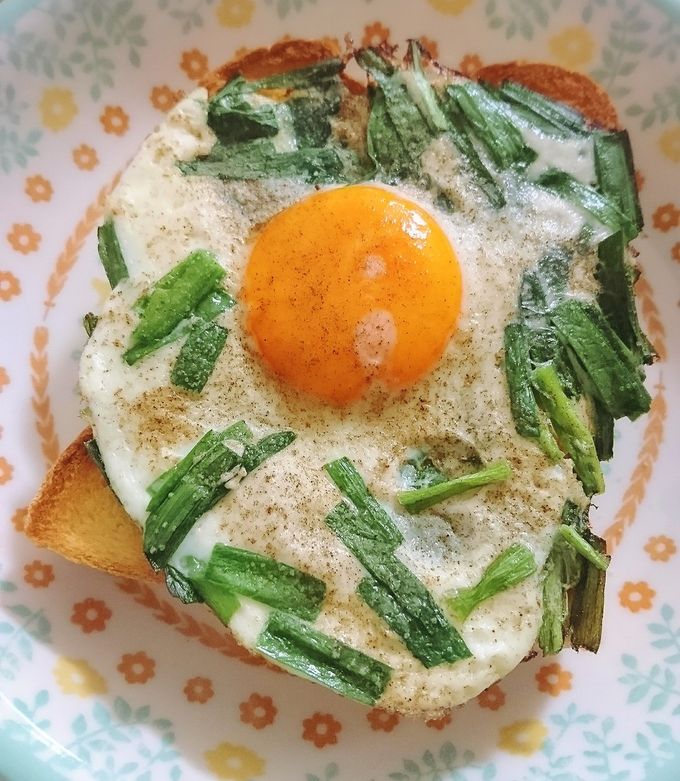簡単♪旨い！ニラ入り目玉焼きのせトースト by ゆず☆ななみ