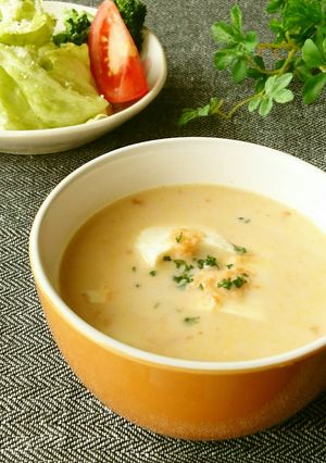お豆腐入り♪すりおろし人参の豆乳スープ-レシピのメイン写真