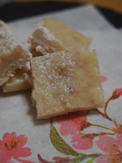 桜ほんのり♪生チョコ-レシピのメイン写真