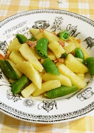 スナップえんどうと新じゃがのカレー炒め-レシピのメイン写真
