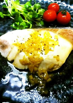 ブリの湯煮☆ガーリックバターソースがけ♪-レシピのメイン写真