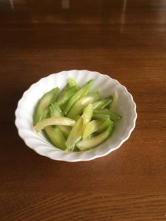 セロリのゴマ油和え-レシピのメイン写真