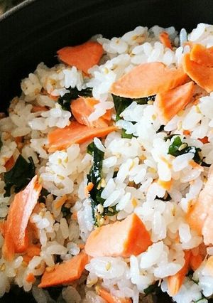 10分で簡単に♪鮭とわかめの混ぜご飯-レシピのメイン写真