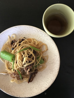 牛肉とセロリとキノコの中華風パスタ♪-レシピのメイン写真