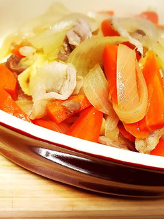 簡単!人参と玉ねぎと豚肉のコンソメ炒め煮-レシピのメイン写真