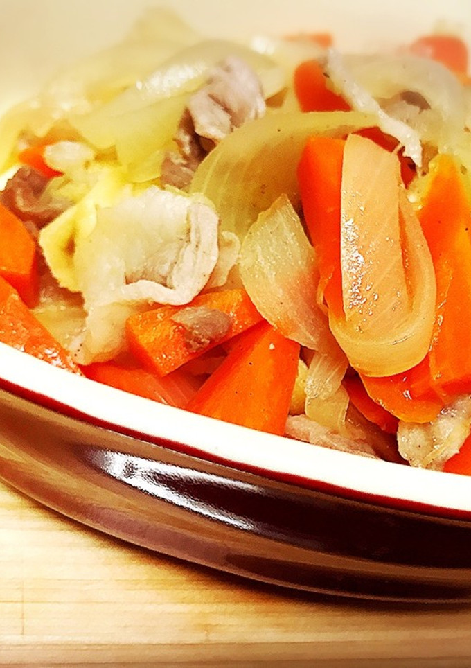 簡単！人参と玉ねぎと豚肉のコンソメ炒め煮-レシピのメイン写真