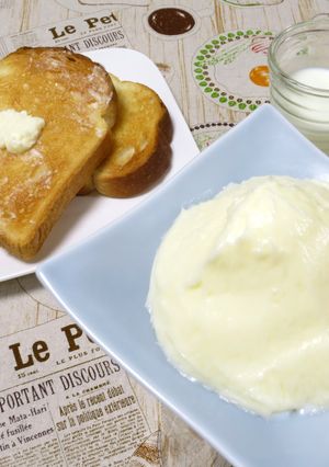 【絶品】生クリームで自家製バター♪-レシピのメイン写真