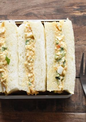 炒め新玉ねぎとパクチーの卵サンド♪-レシピのメイン写真