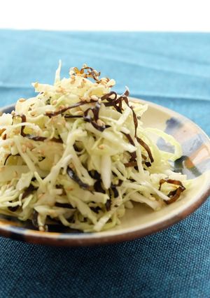 〈くらし薬膳〉キャベツの塩昆布あえ-レシピのメイン写真