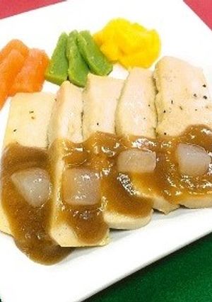 介護食 豚肉のソテーに洋梨ソースをかけて-レシピのメイン写真