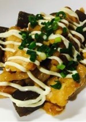 こんにゃくと鶏胸肉のテリマヨ炒め-レシピのメイン写真