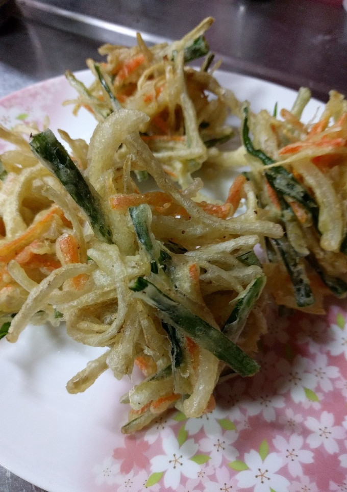 新玉ねぎと新ごぼうのかき揚げ♥-レシピのメイン写真
