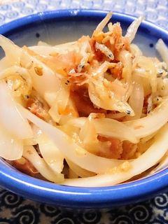 ☆簡単☆新玉葱と梅鰹の卵黄ポン酢和え-レシピのメイン写真
