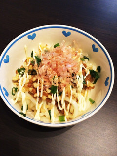 簡単ランチ!お好み焼き風 納豆うどん-レシピのメイン写真