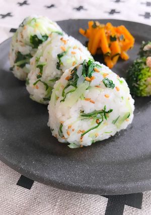 こんぶ茶おむすび〜水菜とごま〜-レシピのメイン写真