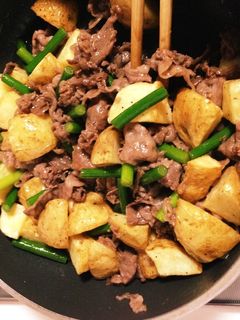 新じゃがと牛肉のオイスター炒め-レシピのメイン写真