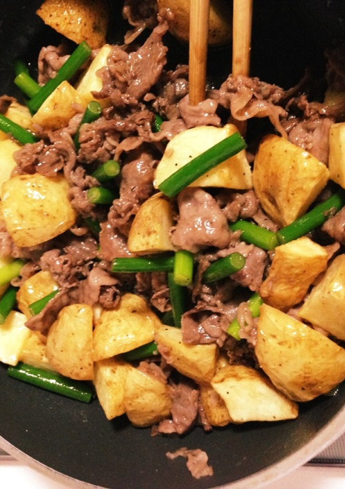 新じゃがと牛肉のオイスター炒め-レシピのメイン写真
