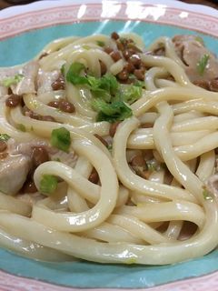 ふきのとうと豚と納豆のパスタ風うどん-レシピのメイン写真