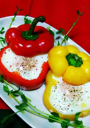 ☆パプリカの器で目玉焼き☆-レシピのメイン写真