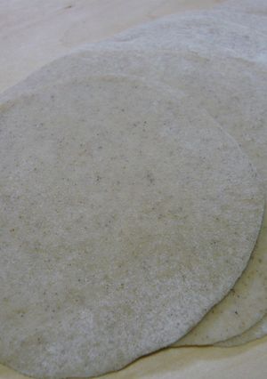 手作りしましょ! そば粉de餃子の皮-レシピのメイン写真