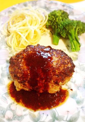 水で捏ねるジューシーハンバーグ-レシピのメイン写真