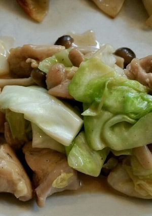 キャベツと鶏もも肉のオイマヨ炒め-レシピのメイン写真
