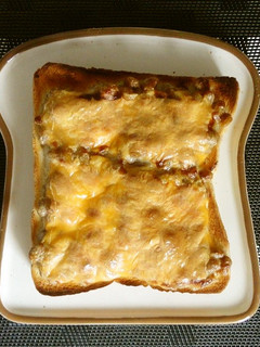 ガッツリ朝食☆納豆マヨチーズトースト-レシピのメイン写真