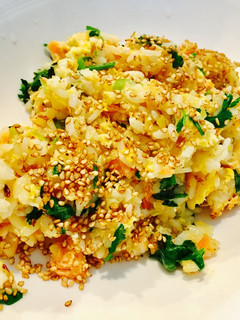 簡単!本格!瓶詰の焼さけでパクチー炒飯♬-レシピのメイン写真