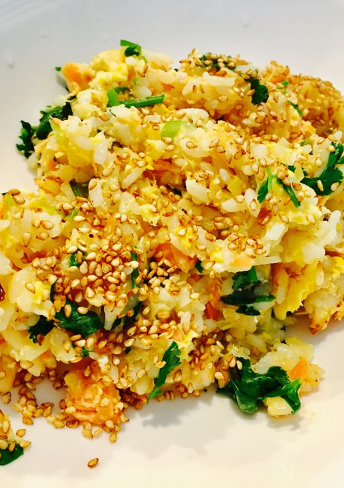 簡単！本格！瓶詰の焼さけでパクチー炒飯♬-レシピのメイン写真
